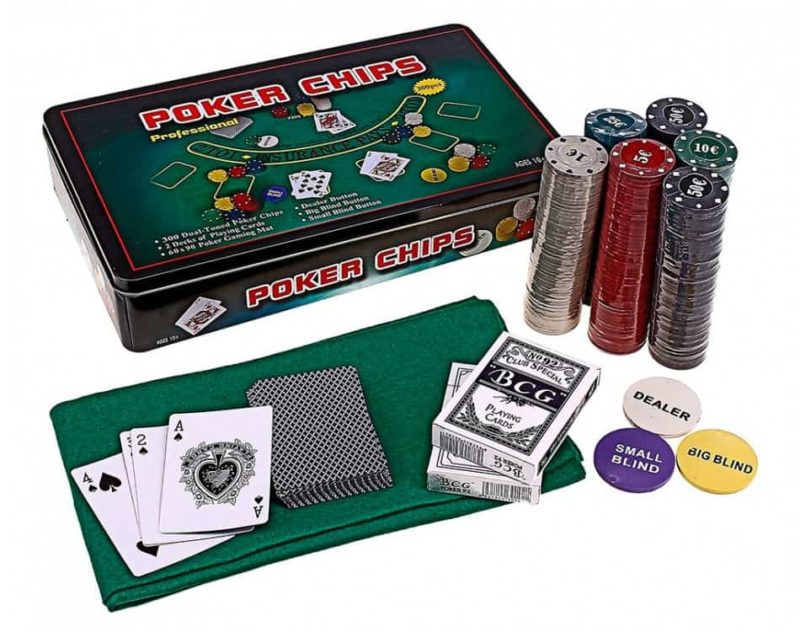 Набор для покера Poker Chips 300 фишек с сукном + подарок